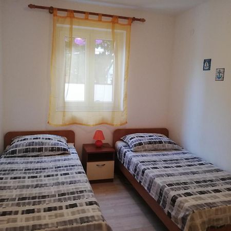 Apartment Sanja Premantura Bagian luar foto