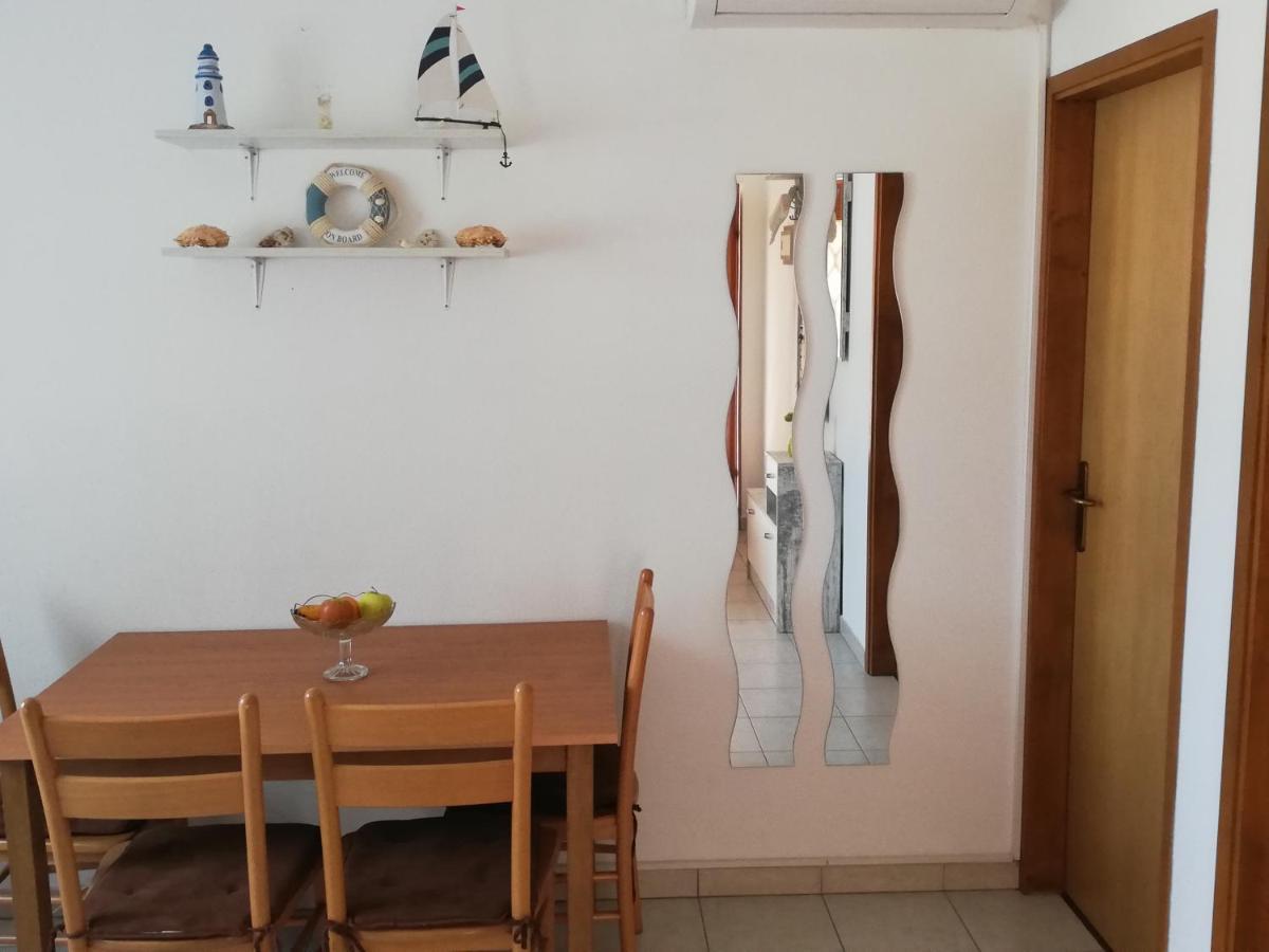 Apartment Sanja Premantura Bagian luar foto